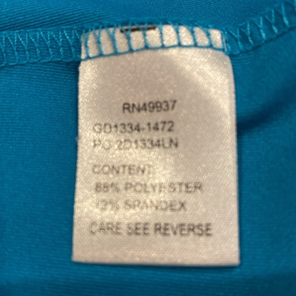 Tail sport top. Sz L. Beautiful blue w/snaps. Perfect for tennis or golf! - Picture 12 of 13